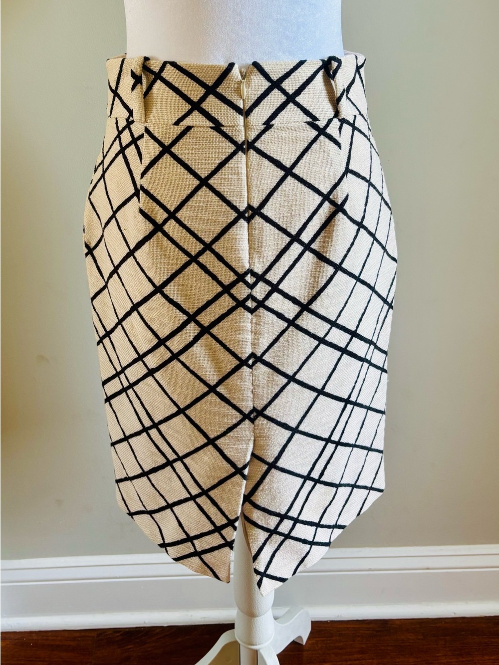 Banana Republic Cream Pencil Skirt with Black Grid - Picture 4 of 10